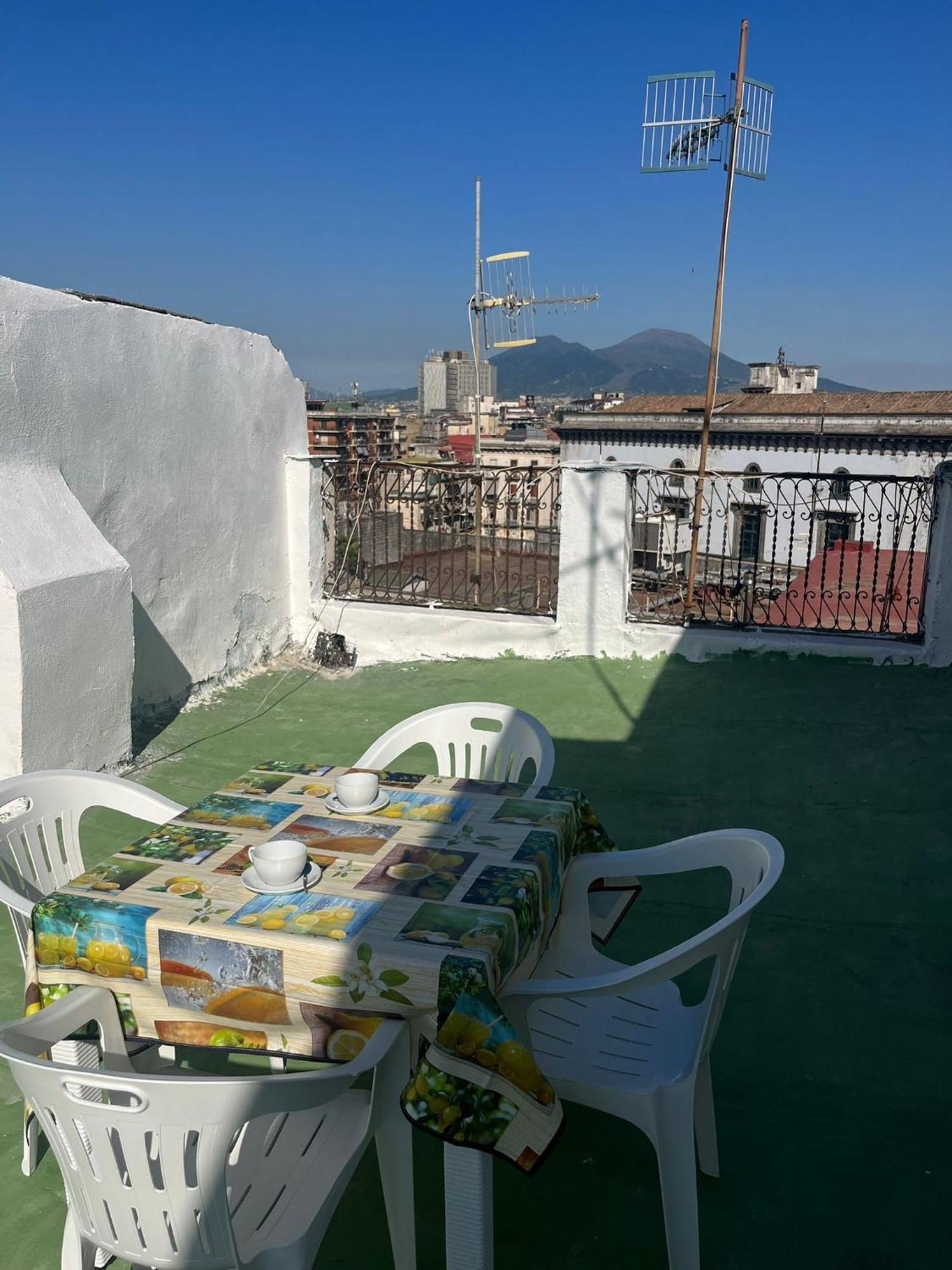 Casa La Terrazza Dei Tribunali Naples Exterior photo
